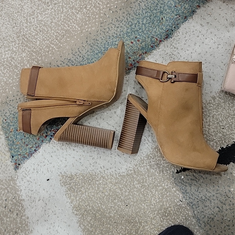 Ankle boots booties open toe. US8/eu39
